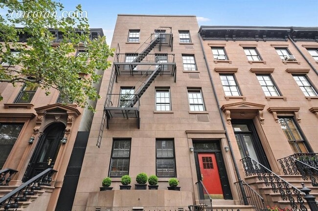 Building Photo - 135 Amity St