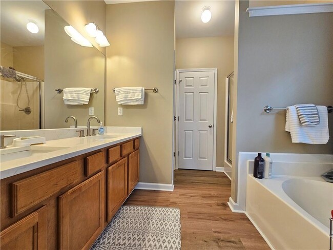 Building Photo - 2216 Worrall Hill Dr
