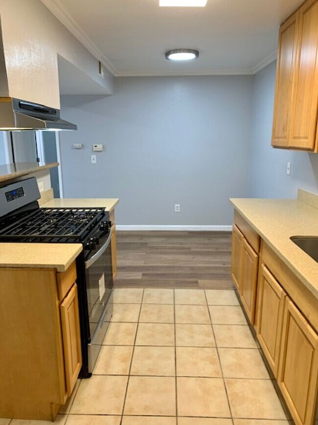 Building Photo - Great 1 bed 1 bath Condo in Pittsburg -- AVAILABLE NOW !!!