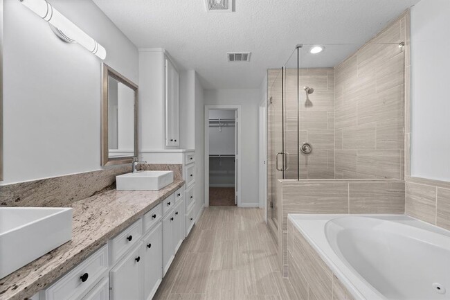 Building Photo - 309 Lakeside Ln