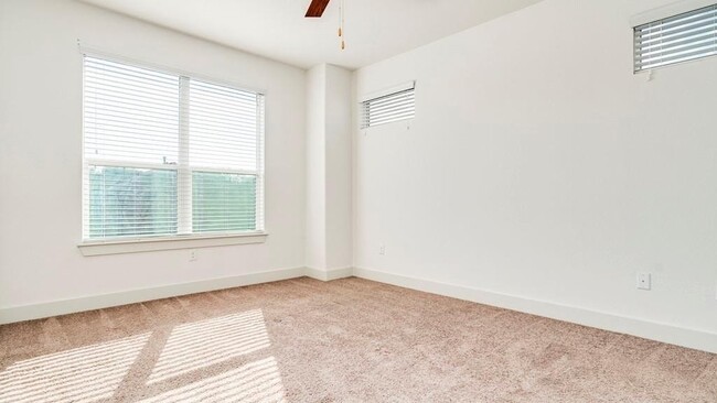 Building Photo - 2215 Capulet St