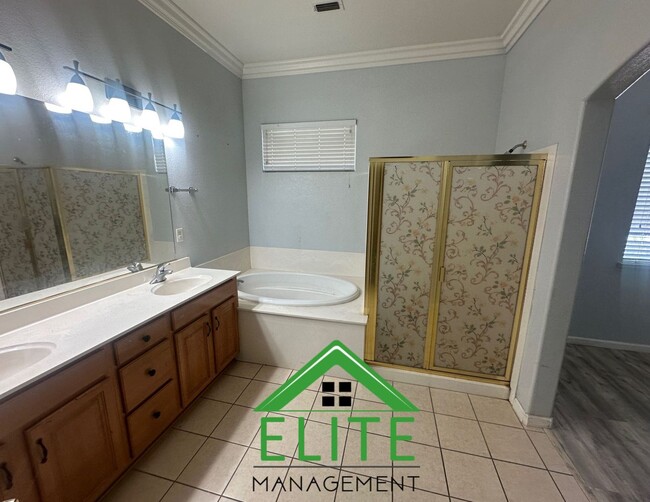 Building Photo - 8421 Arrowroot Cir