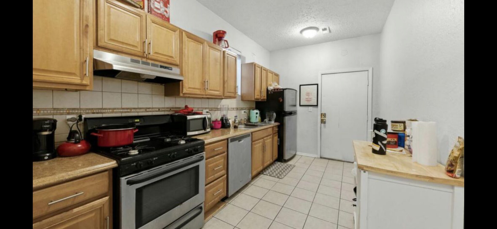 Stainless Steel appliances, kitchen access to patio area - 1539 N Campbell Ave