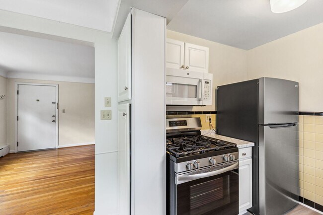 Building Photo - Oakley- Charming 4 family and desirable st...
