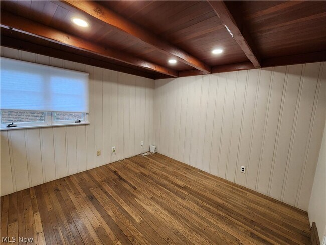 Building Photo - 2536 Claver Rd