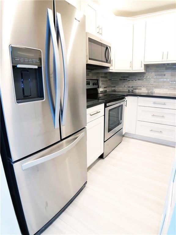 Building Photo - 6521 Bay Club Dr