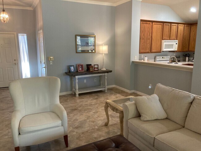 Building Photo - 2 Bedroom - 2 Bath in Robson Ranch