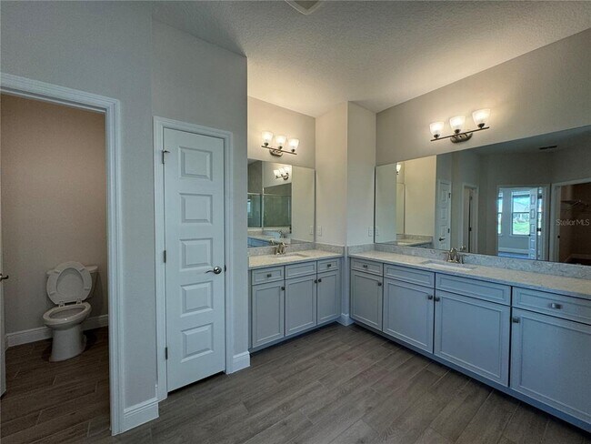 Building Photo - 16119 Skysail St