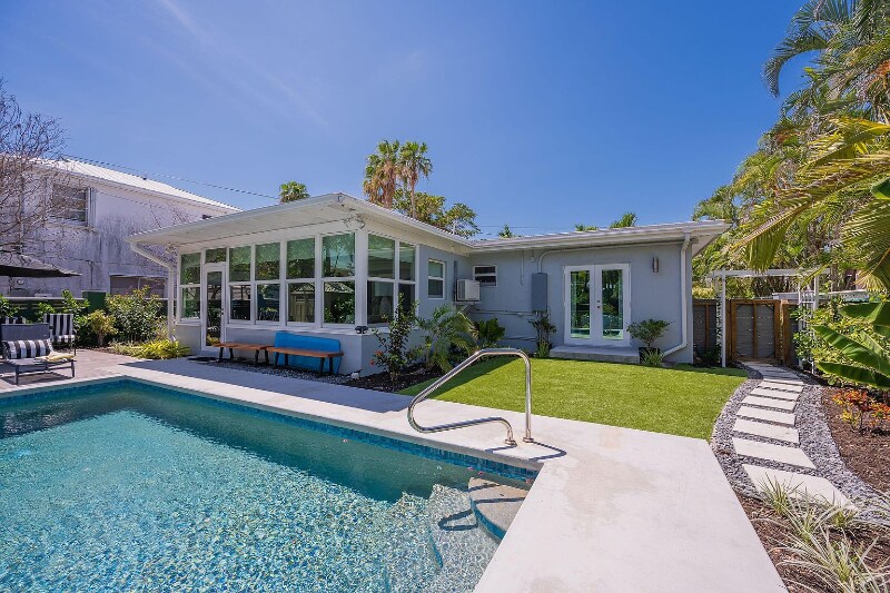 Building Photo - 1618 Laird St