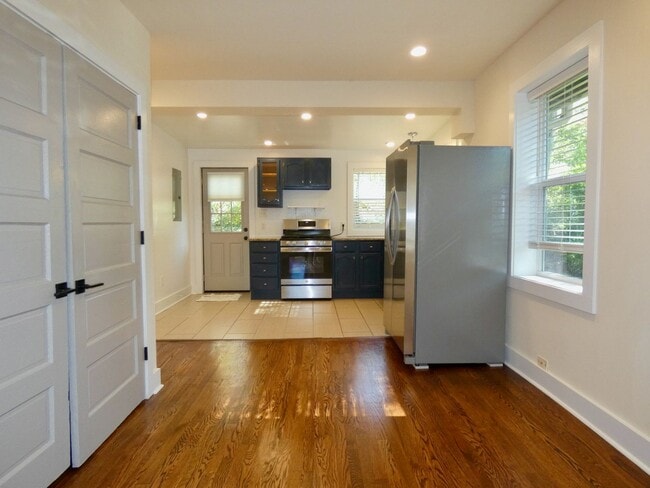 Building Photo - Beautifully Renovated Cottage - Great Nort...
