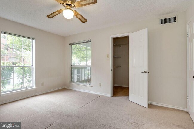 Building Photo - 1511 Lincoln Way