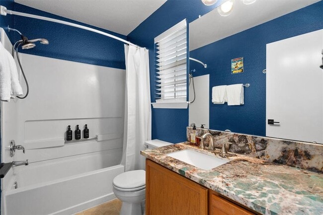 Building Photo - 1407 Sanchez St