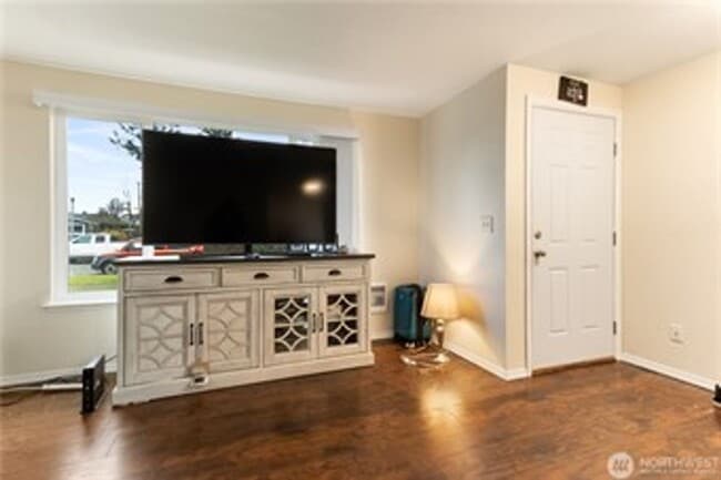 Building Photo - McKinley Duplex