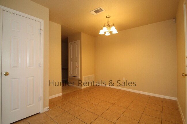 Building Photo - 4204 Elms Run Cir