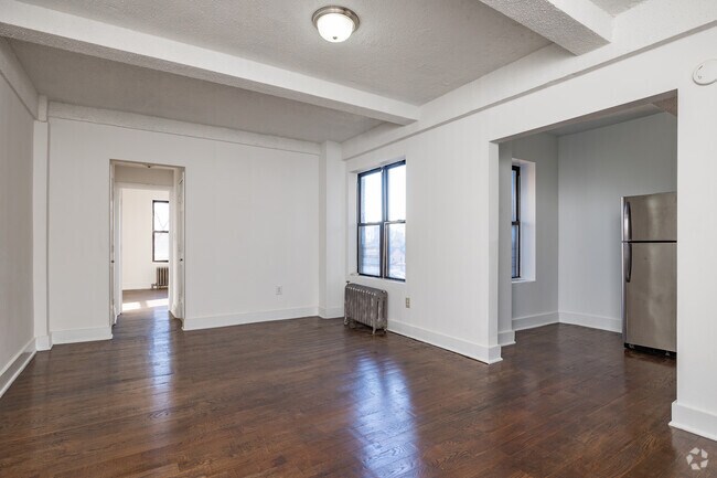 1BR, 1BA - 106 South Harrison Street