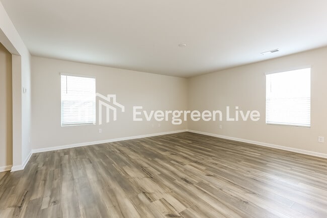 Building Photo - now