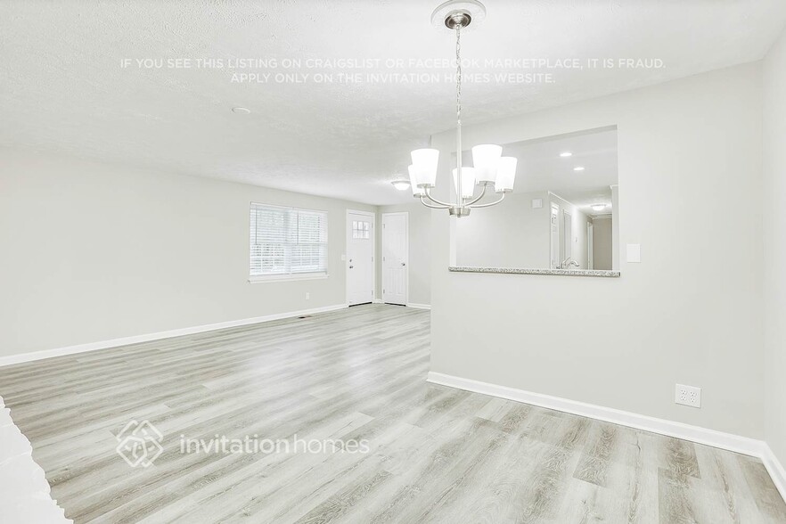 Building Photo - 4930 Springbrook Dr