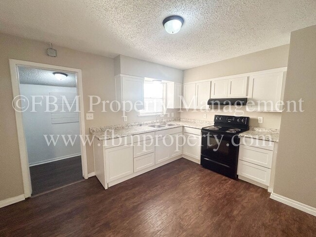 Building Photo - 1312 N Shawnee St