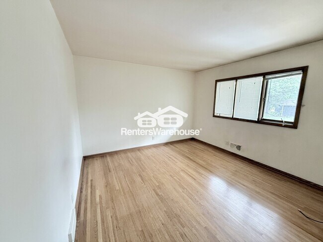 Building Photo - 3813 W 60th St