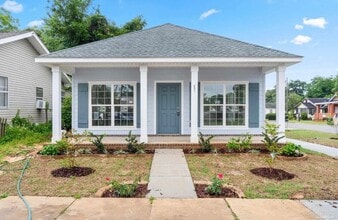 Building Photo - 801 E Gonzalez St