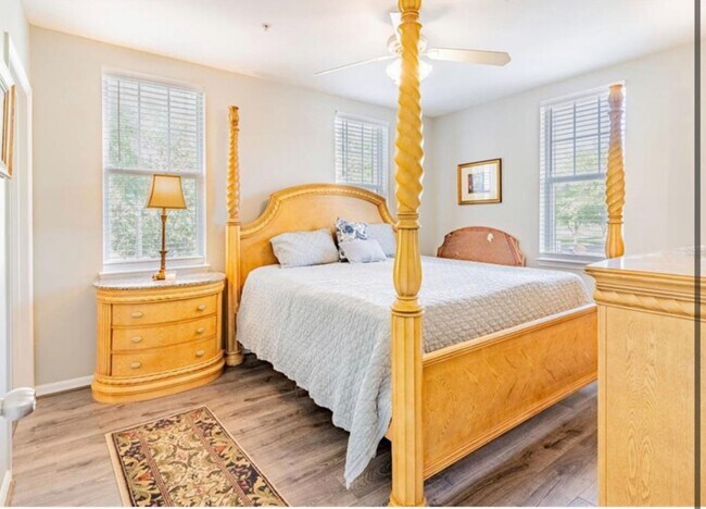 Building Photo - 700 Siena Palm Dr