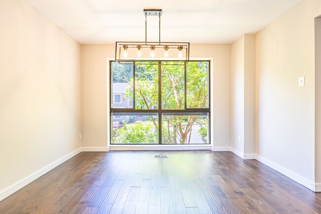 Building Photo - 6023 Forrest Hollow Ln