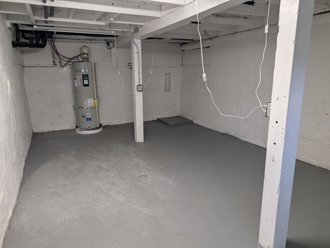 Building Photo - 25029 Minkler Rd