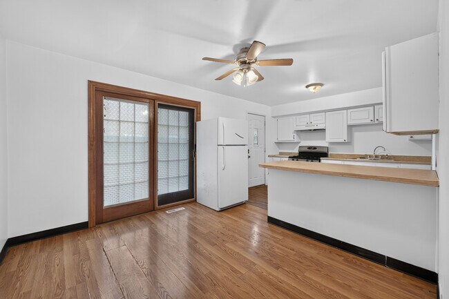 Building Photo - 210 Linn Ct
