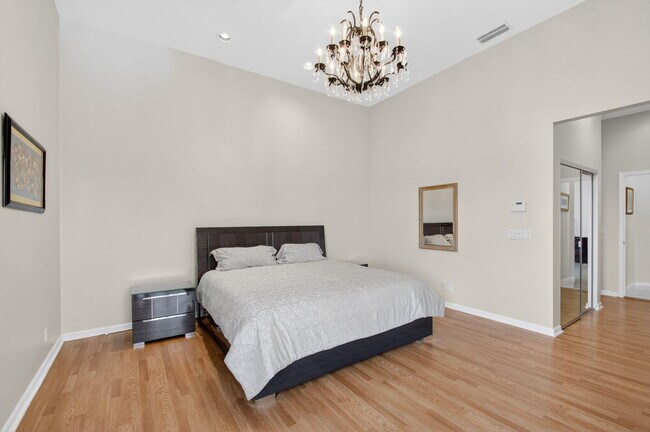 Building Photo - 4465 Barclay Fair Way