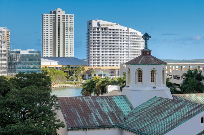 Building Photo - 500 Brickell Ave