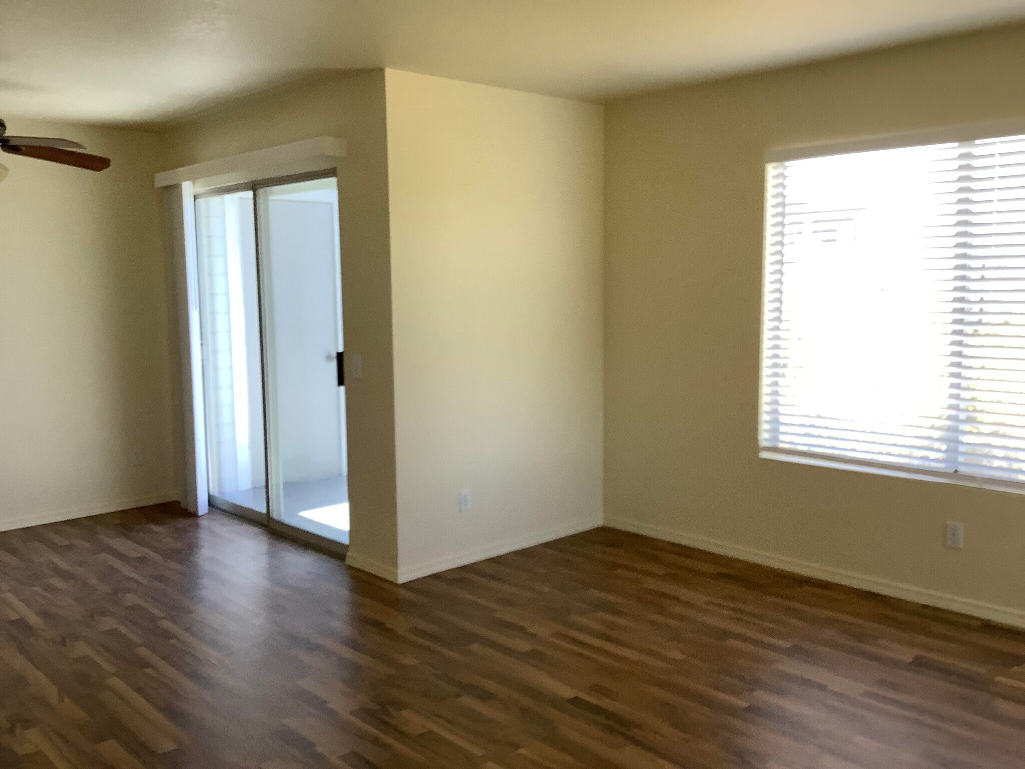 Building Photo - 604 N Bagby Dr