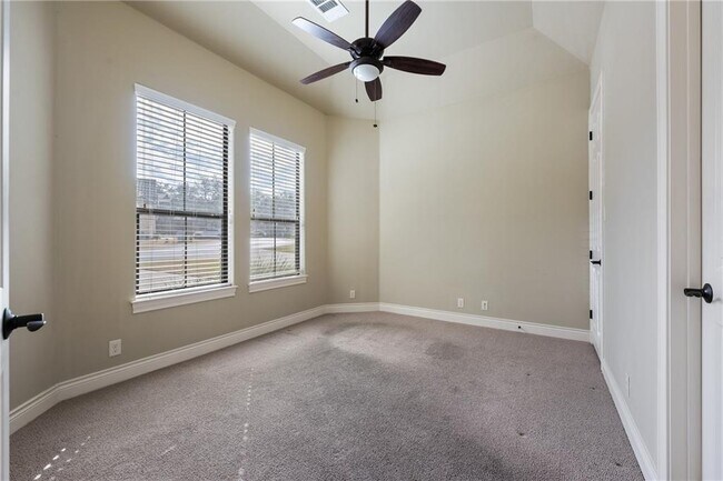 Building Photo - 1 Chandon Ln