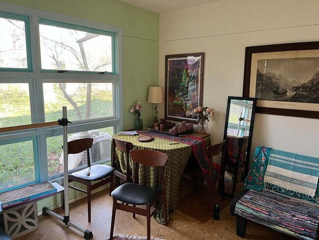 Building Photo - CLOSE TO PURDUE...2 Bedroom 1 1/2 Bath