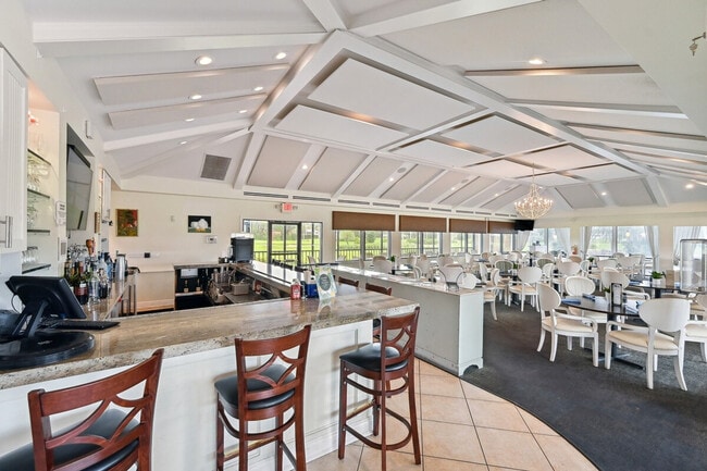 Building Photo - 432 Teryl Rd