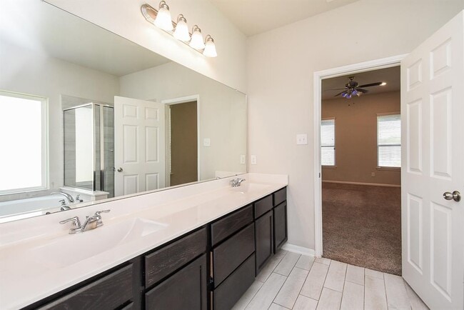 Building Photo - 2330 Honey Heights Ln