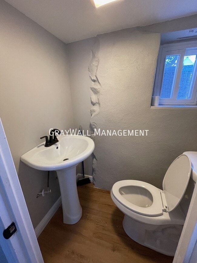 Building Photo - 89 Ridley Ave