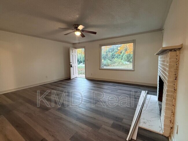 Building Photo - 9225 Old Moores Chapel Rd