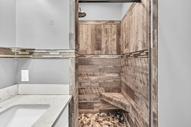 Building Photo - 134 Dave Dr