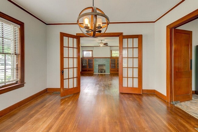 Building Photo - Pet Friendly 3-bedroom house