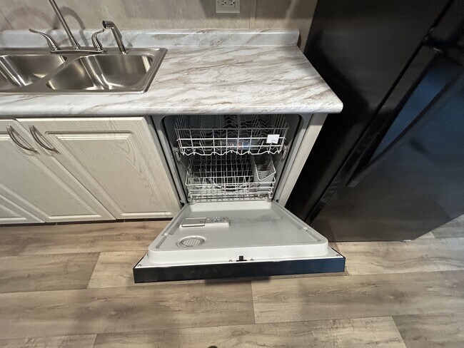 Building Photo - 82 Donna Ln