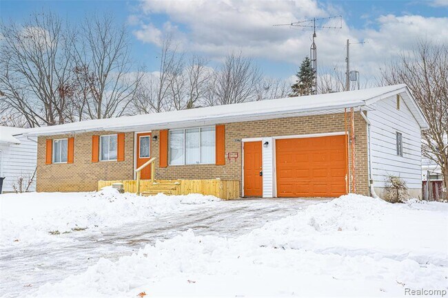 Building Photo - 6627 Orange Ln