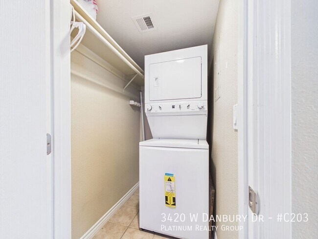 Building Photo - 3420 W Danbury Dr