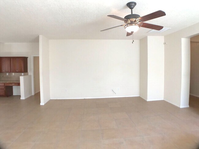Building Photo - Spacious 2 bedroom home in gated 55+ Community w/ community pool in Bernalillo/Rio Rancho. Close ...