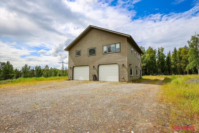 Building Photo - 2 BD, 2 BA Single-Family with Airstrip acc...