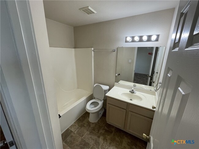 Building Photo - 933 Sagewood Trail