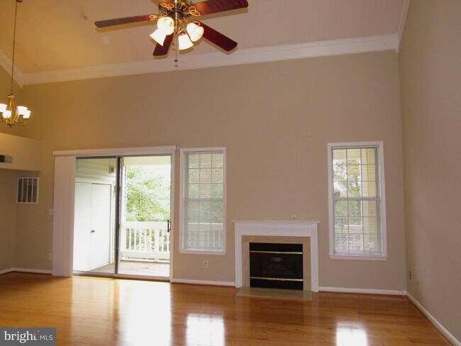 Building Photo - 6944 Ellingham Cir