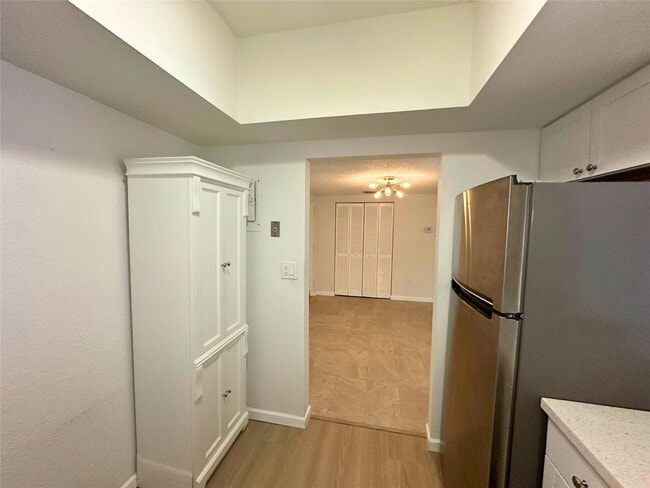 Building Photo - 50 SW 3rd Ave