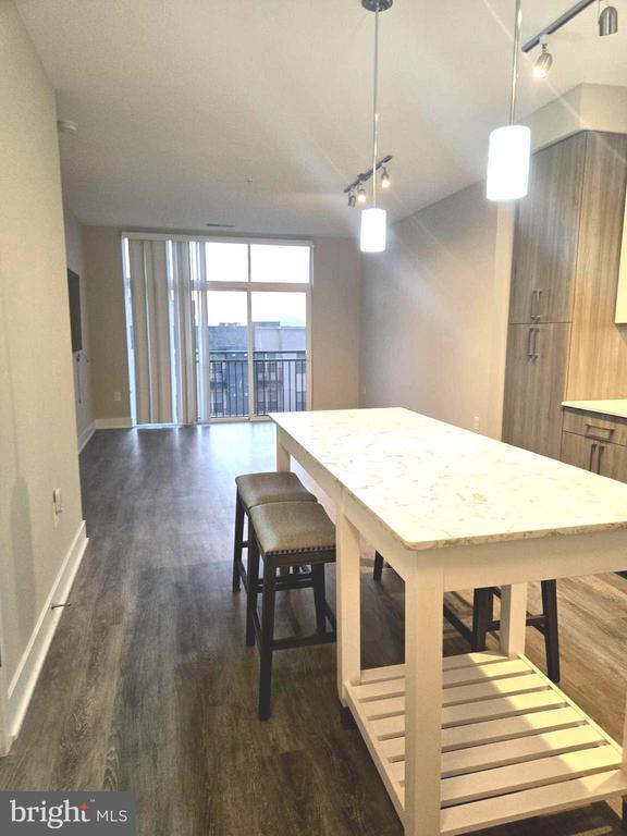 Building Photo - 145 Riverhaven Dr