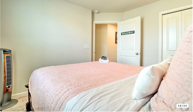 Building Photo - 2020-Built Beautiful 3 Bed 2.5 Bath End-Un...