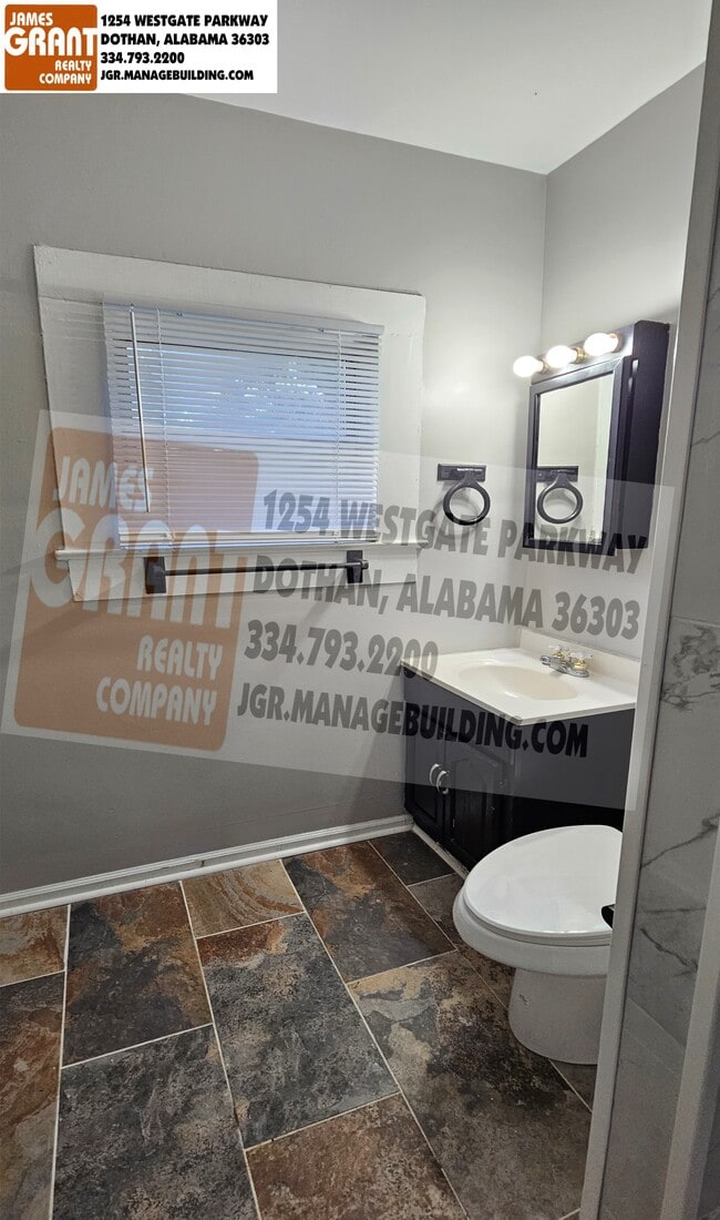 Building Photo - 206 Kornegay St
